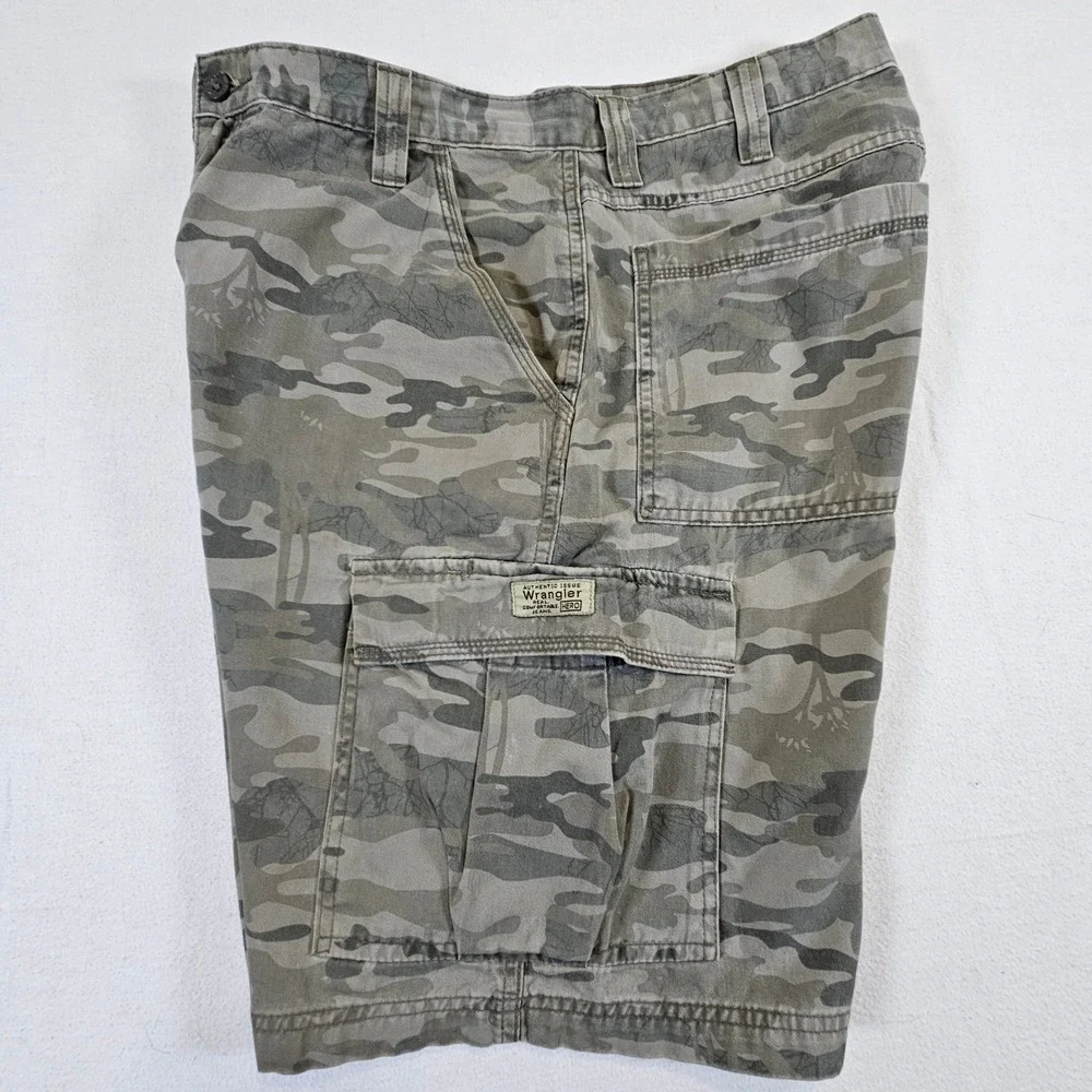 Wrangler Hero Mens Camo Cargo Shorts Green Tan‎ Cotton Utility Size 34 60CMW7E